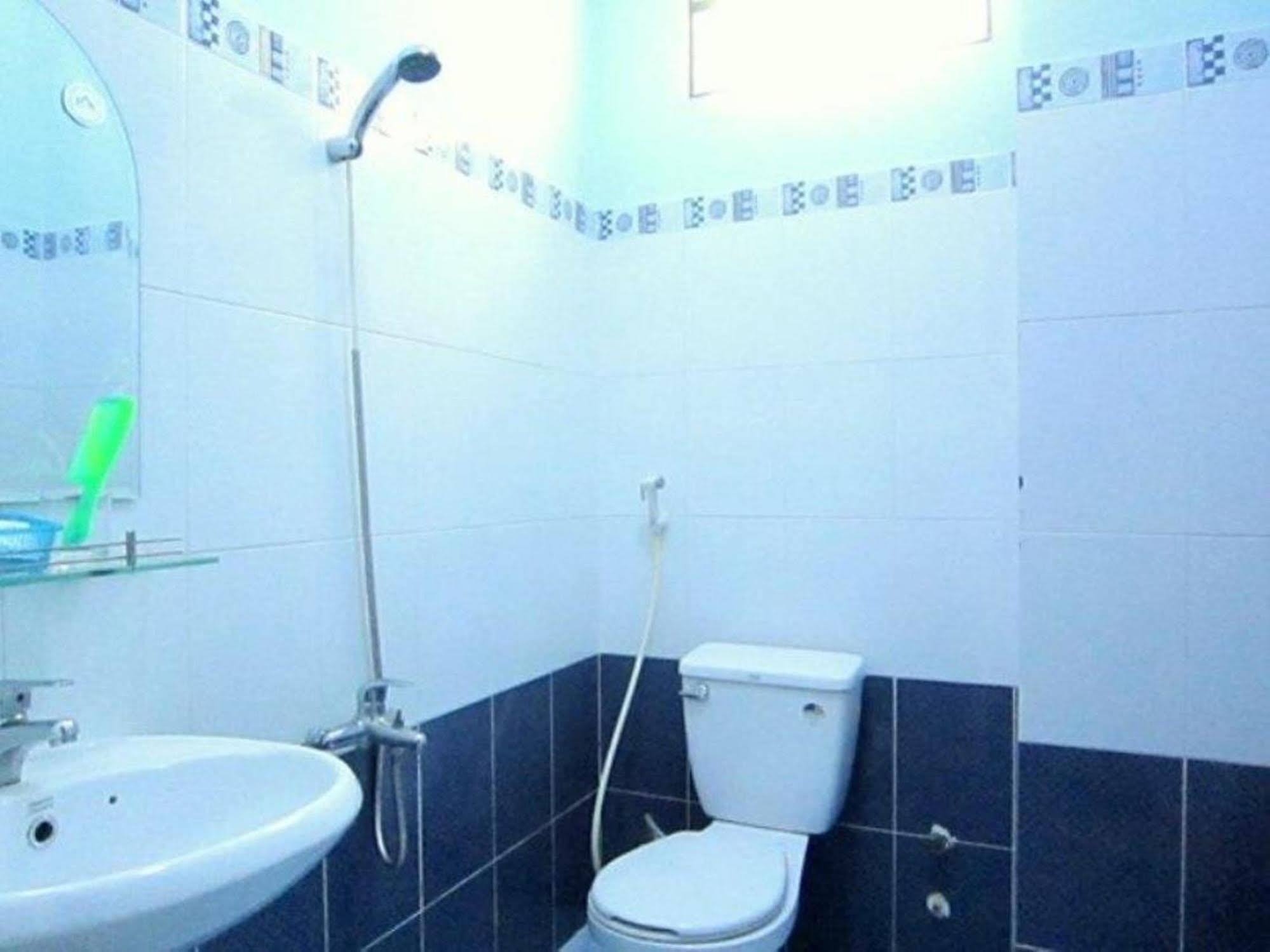Nguyet Van Hotel Хошимин Екстериор снимка